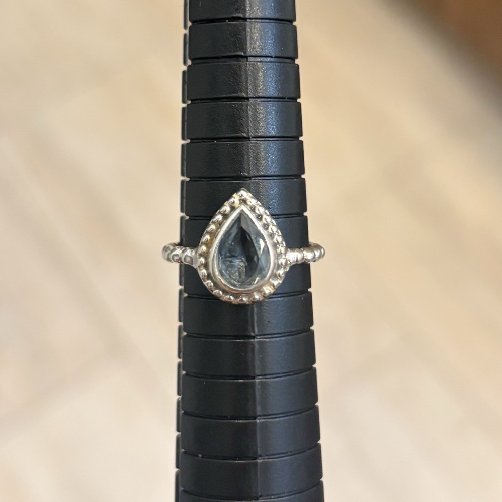 Elegant Sterling Silver Teardrop Fauceted Blue Topaz Ring size 6.75